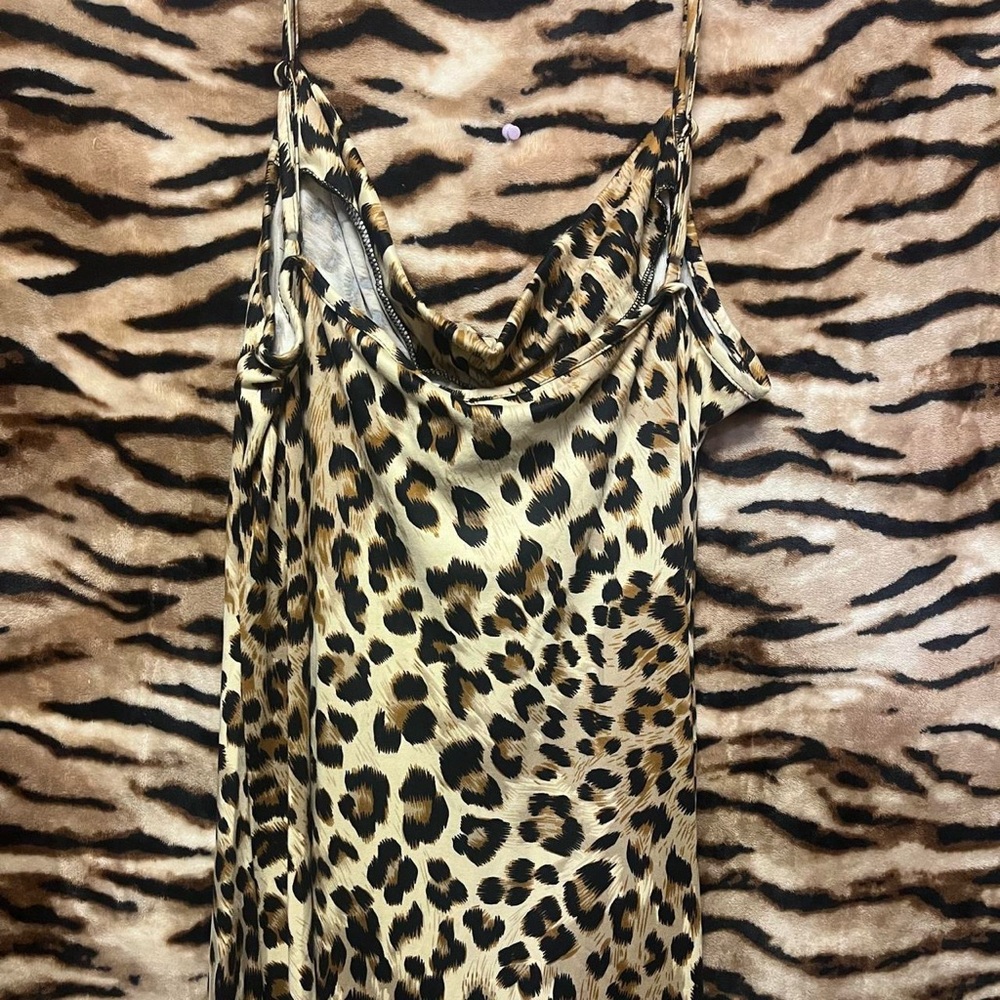 bebe Leopard Print Maxi Dress - Picture 4 of 5